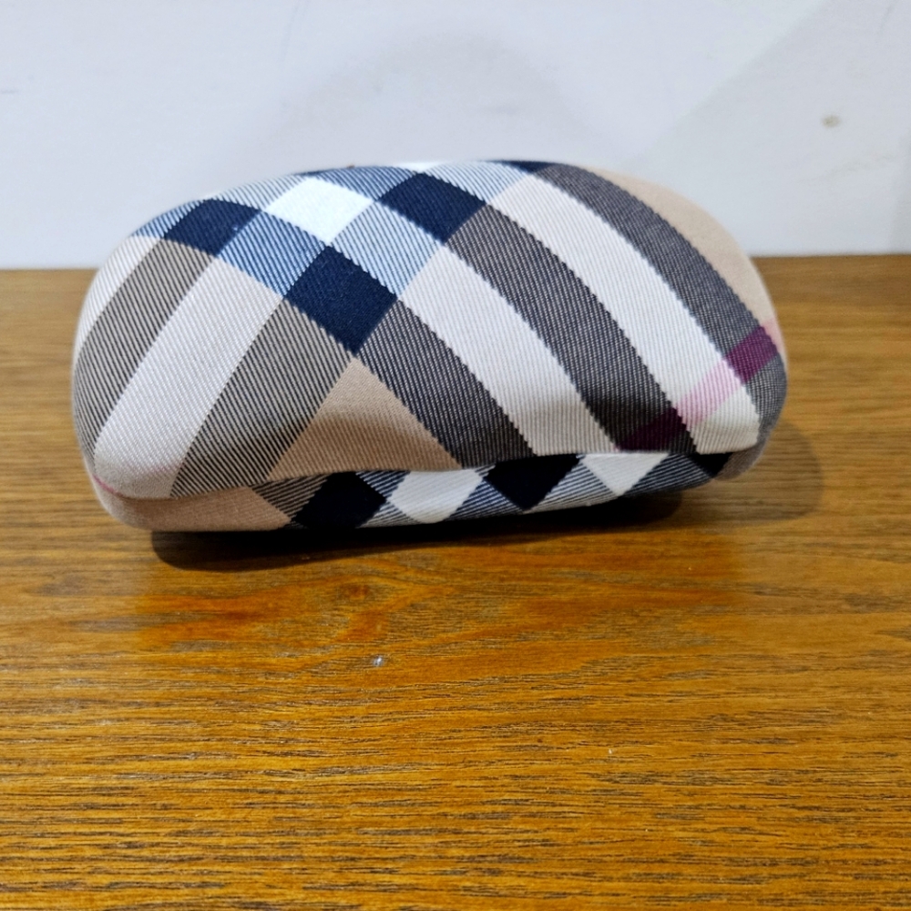 Burrbery sunglasses case